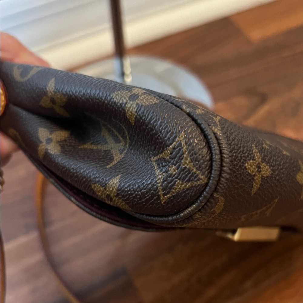 3016  MonogramCrossbody Bag with Gold Chain - Picture 5 of 10